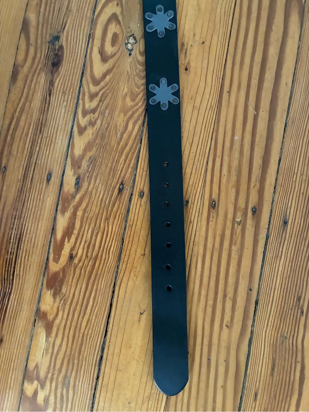 Free People Sonny Black Leather Belt with Metal Buckle and Flower Accents M/L - Picture 6 of 7